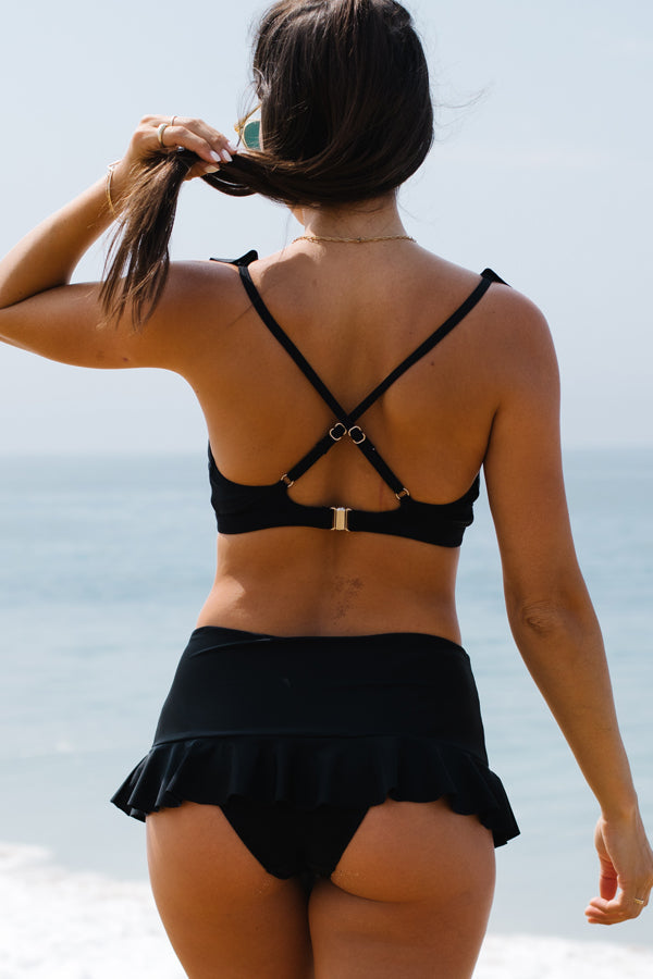 Ocean Chic - Schwarz und Rüschen Schulter Schwimmen Rock Bikini Set