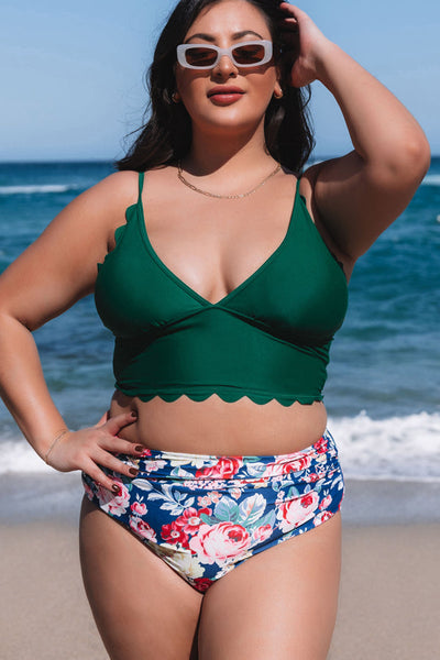 Ocean Chic - Bikini-Set in Übergröße mit Blumenmuster und gewelltem Saum