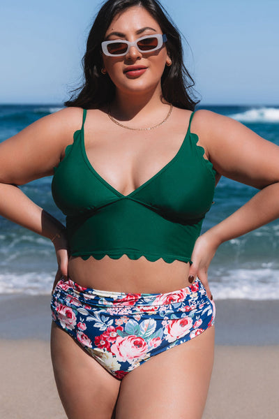 Ocean Chic - Bikini-Set in Übergröße mit Blumenmuster und gewelltem Saum