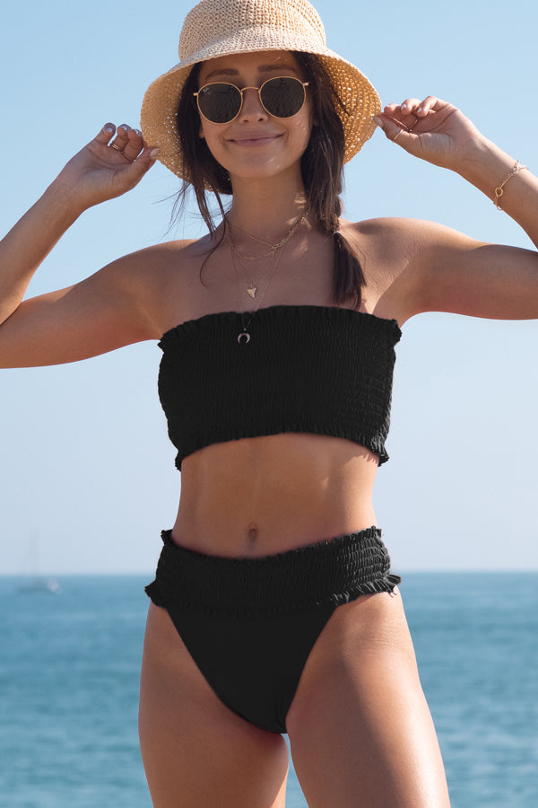Ocean Chic - Solides schwarzes gesmoktes Bikini-Set aus elastischer Kordel