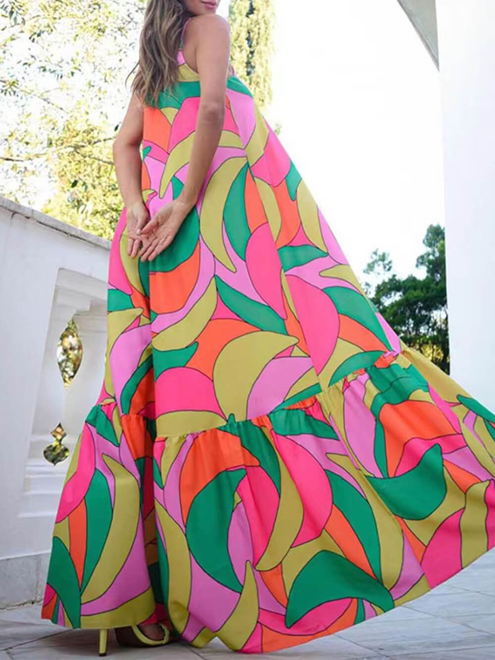 Clarissa - Bedrucktes Sommerkleid mit Neckholder und tiefem V-Ausschnitt im französischen Stil