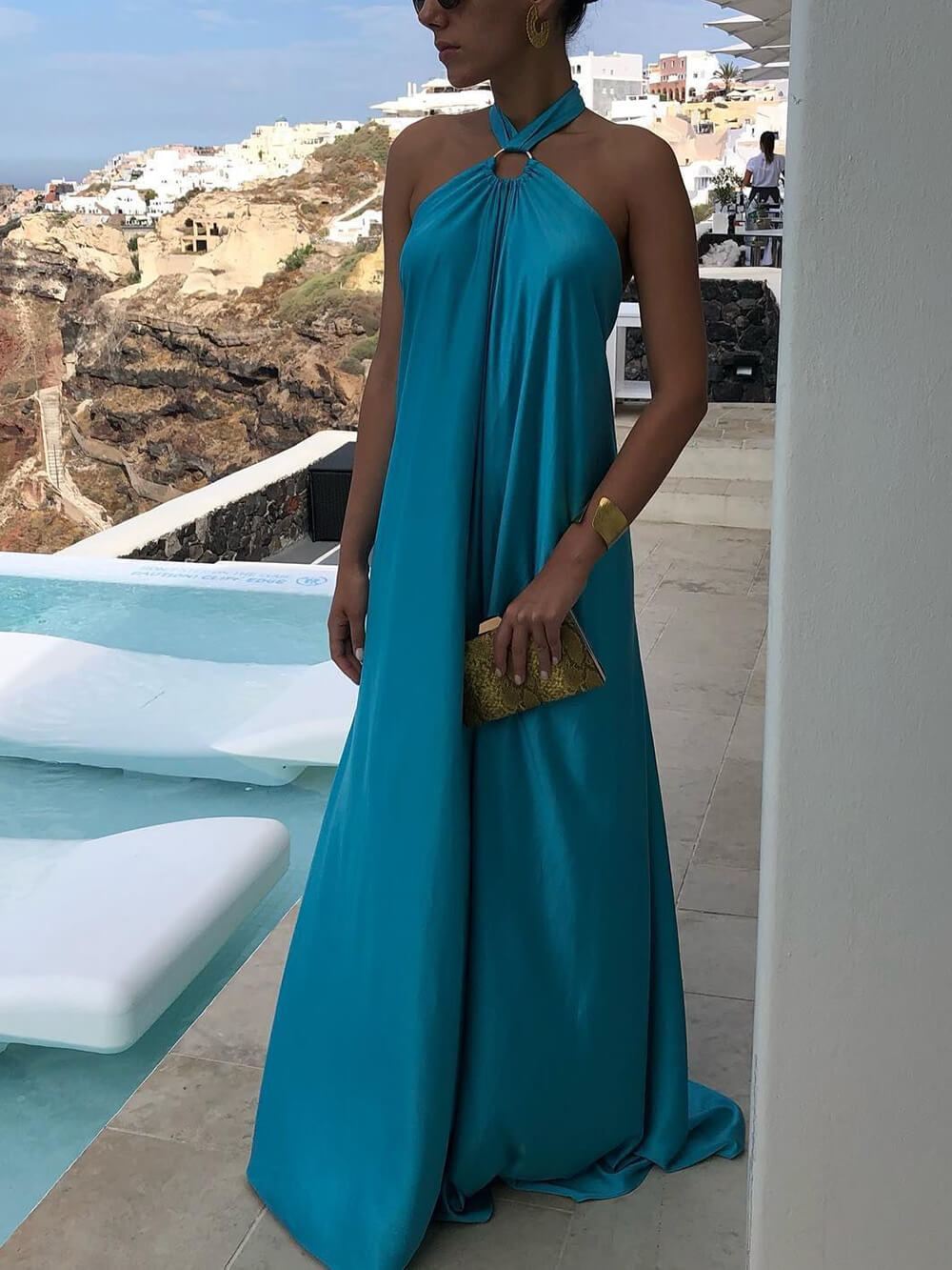 Emilia - Sommerkleid aus Satin mit Halfterkragen und ausgestelltem Schnitt