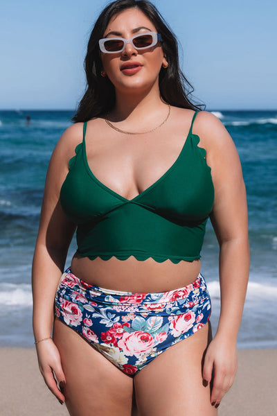 Ocean Chic - Bikini-Set in Übergröße mit Blumenmuster und gewelltem Saum