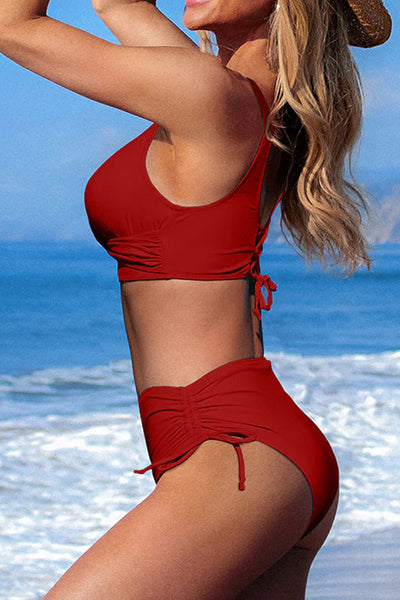 Ocean Chic - Bikini-Set mit hoher Taille, überkreuztem Design und seitlicher Schnürung