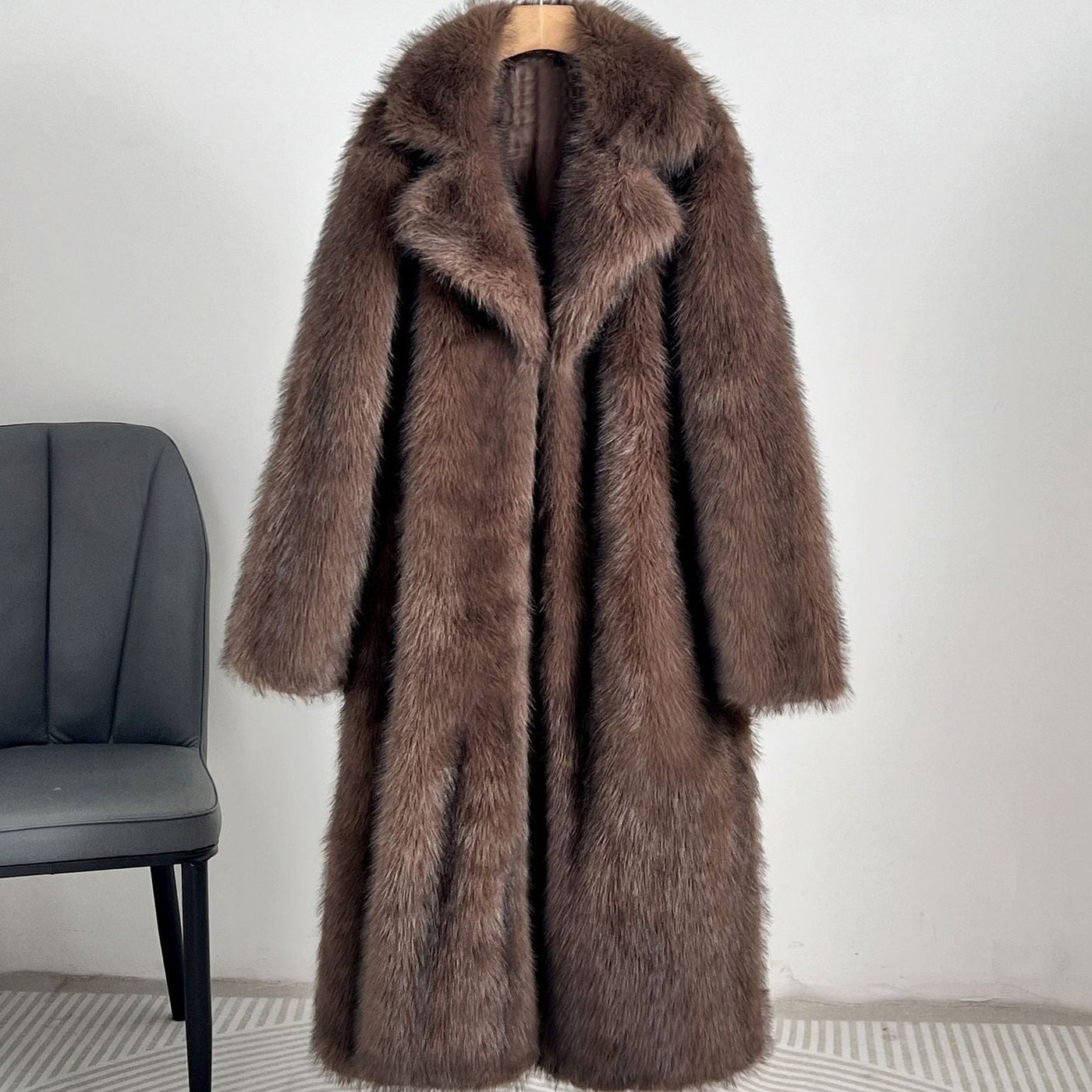 Eleganter Damenmantel aus Kunstpelz - Narelle