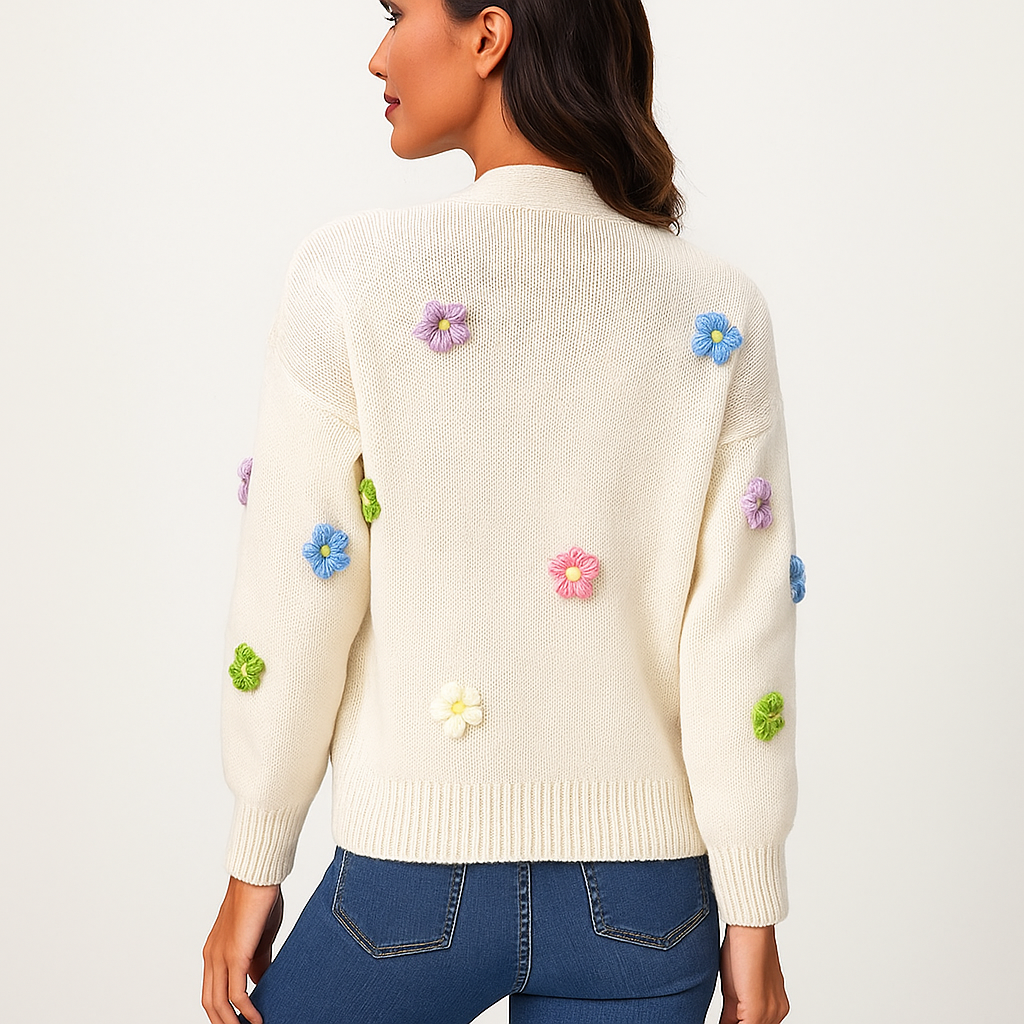 Damenstrickjacke mit dekorativer Blumenapplikation - Lily