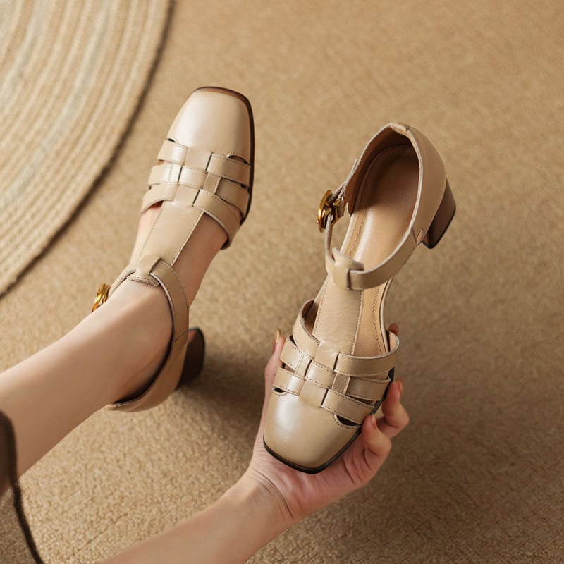 Karolanne - Schuhe mit Blockabsatz mit quadratischer Spitze und T-Riemen