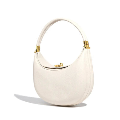 Halbmondförmige Tasche aus veganem Leder mit goldener Hardware - Yuna