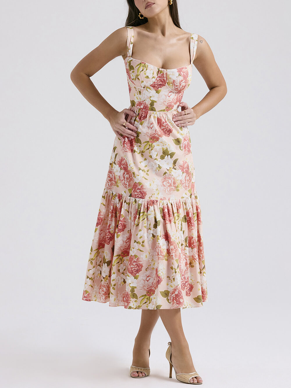 Fryda - Midikleid mit Blumenmuster und Neckholder im süßen Stil