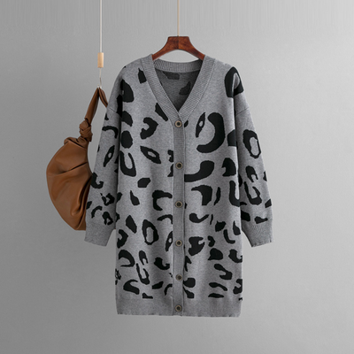 Mila - Gestrickte Leoparden-Strickjacke
