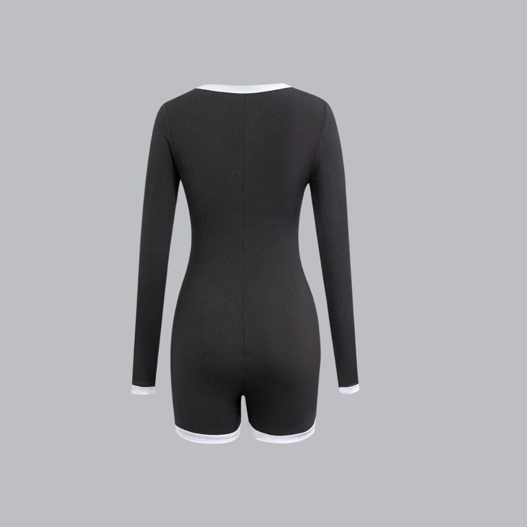 Melanie - Langärmliger Playsuit mit Kontrastbesatz und Knopfleiste