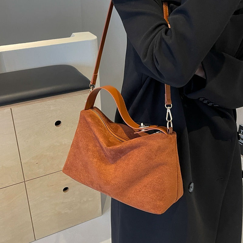 Damen-Umhängetasche aus weichem Wildleder im Retro-Stil - Maëlle