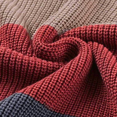 Mia - Warmer Farbblock-Pullover
