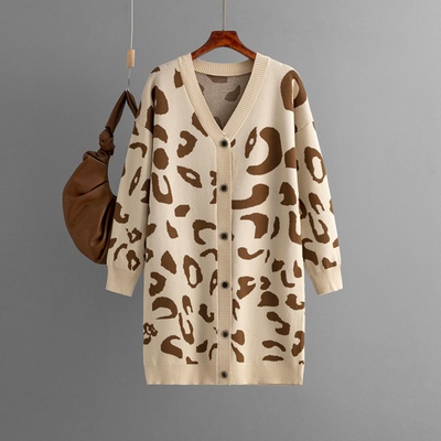 Mila - Gestrickte Leoparden-Strickjacke