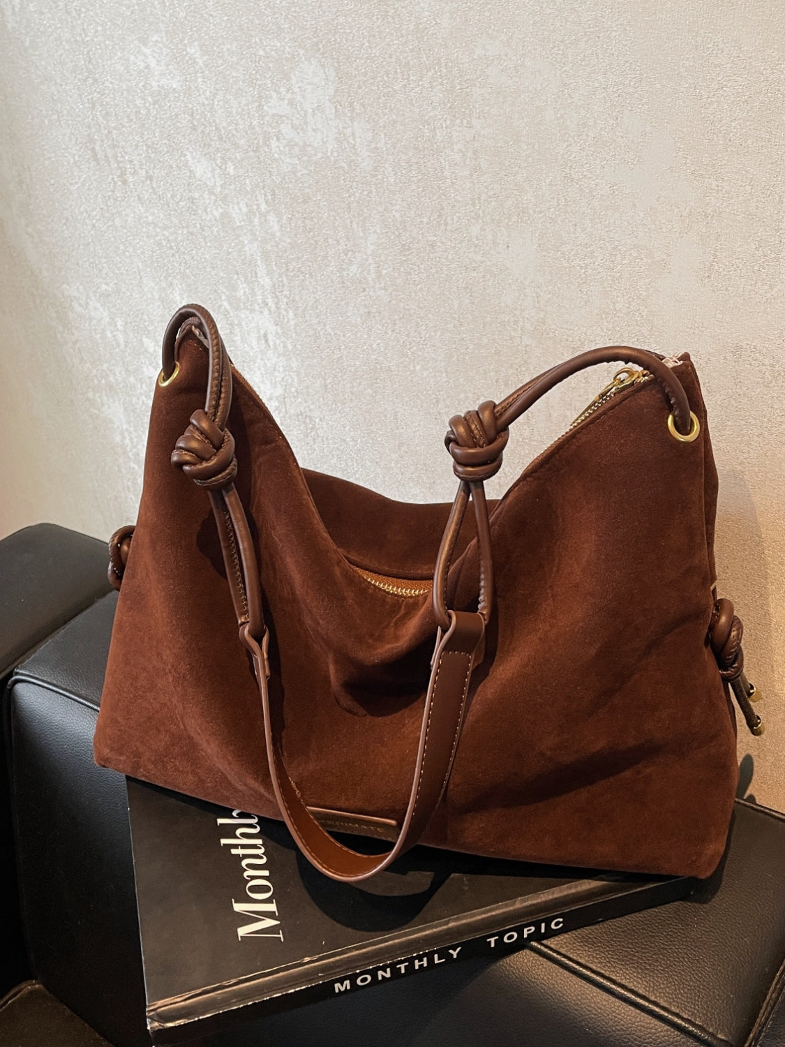 Breite Handtasche aus Wildleder