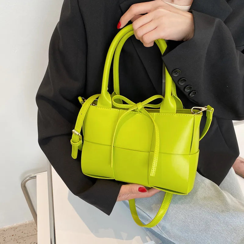 Kleine Umhängetasche mit Flechteffekt für Frauen - Lía