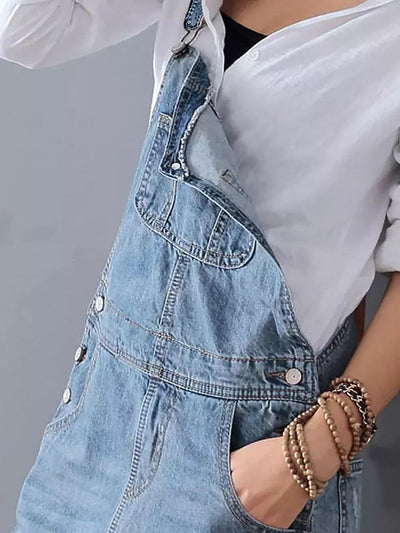 Latzkleid aus Distressed-Jeansstoff mit Schlitz hinten - Lara