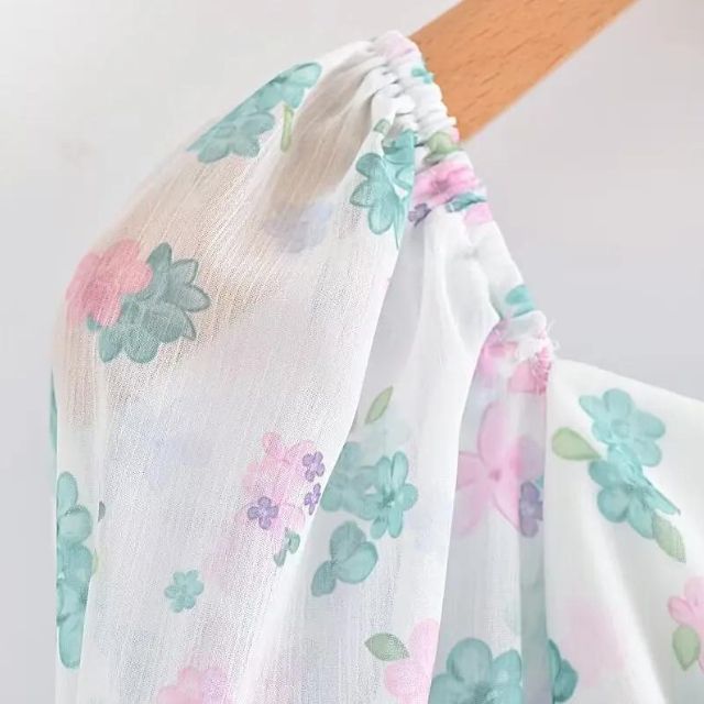 Fioby - Florales Rüschen-Minikleid mit Puffärmeln
