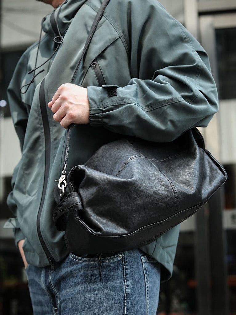 Herrenrucksack mit diagonalen Reißverschlüssen im urbanen Stil - Gael