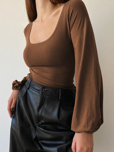 Alexa - Bluse mit quadratischem Ausschnitt und Puffärmeln