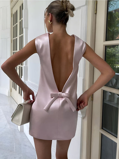 Nina - Kurzes rückenfreies Schleifenkleid aus Satin