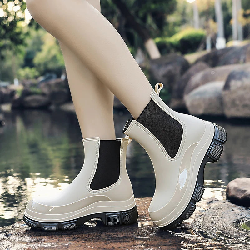 Wasserdichte Damenstiefel mit dicker Sohle und Gummizug - Liora