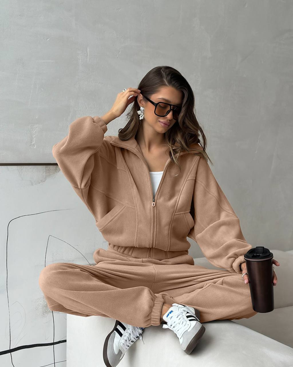 Sportliches Damen-Kapuzen-Outfit - Arlette