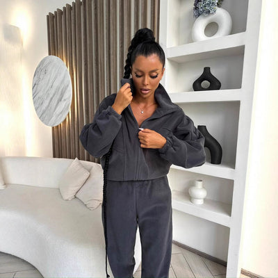 Sportliches Damen-Kapuzen-Outfit - Arlette