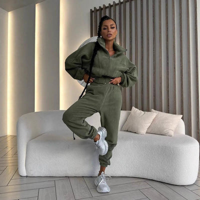 Sportliches Damen-Kapuzen-Outfit - Arlette
