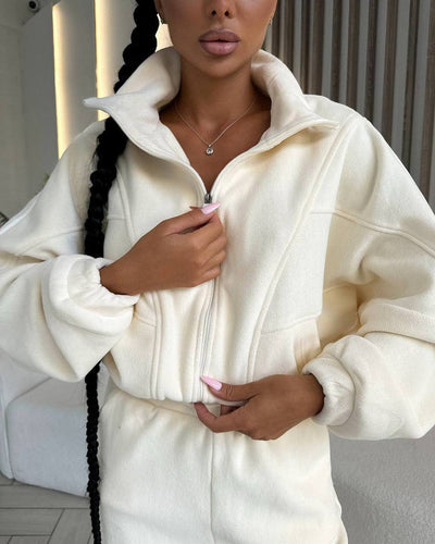 Sportliches Damen-Kapuzen-Outfit - Arlette