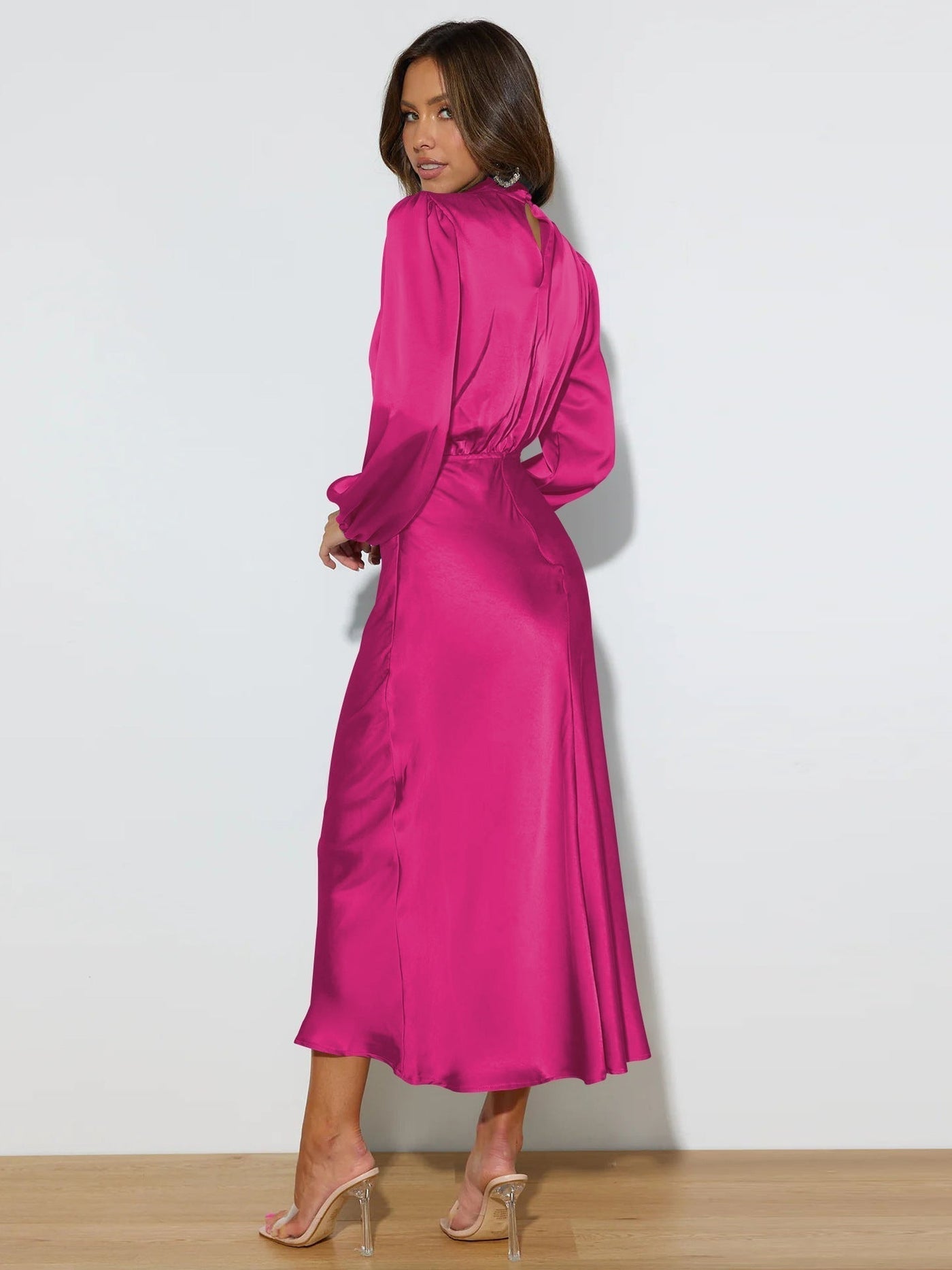 Damen Satin Kleid mit langen Ärmeln und hohem Ausschnitt - Eleonora