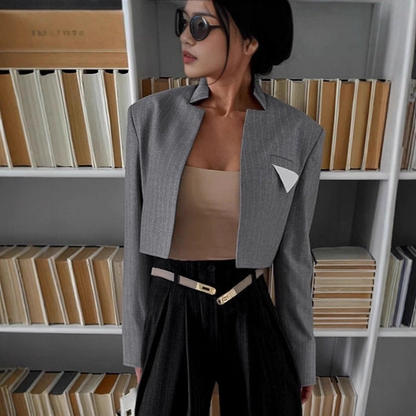 Kurzer Damenblazer mit modernem Revers - Frida