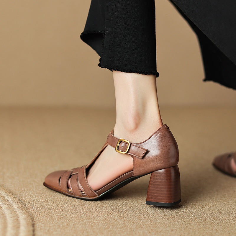 Karolanne - Schuhe mit Blockabsatz mit quadratischer Spitze und T-Riemen