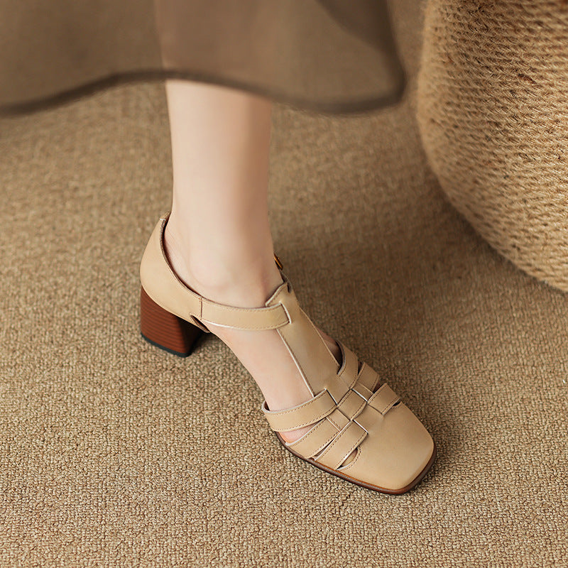 Karolanne - Schuhe mit Blockabsatz mit quadratischer Spitze und T-Riemen