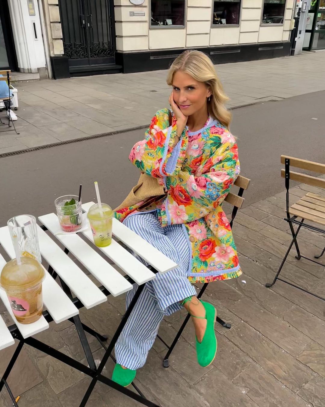 Miranda - Langärmelige Parka Mantel mit Blumendruck für Frauen.
