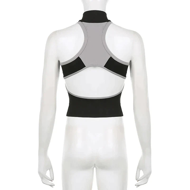 Zoe - Sportliches Crop-Top mit hohem Kragen