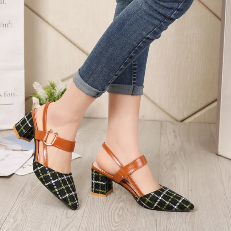Halbhoher Slingback-Schuh - Regina