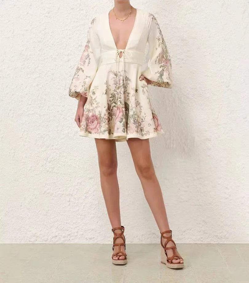 Mahalia - Kleid mit Blumenmuster und Krawattenfront