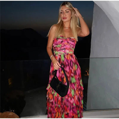 Evelina - Langes, tief ausgeschnittenes Kleid mit Volants und Blumenmuster