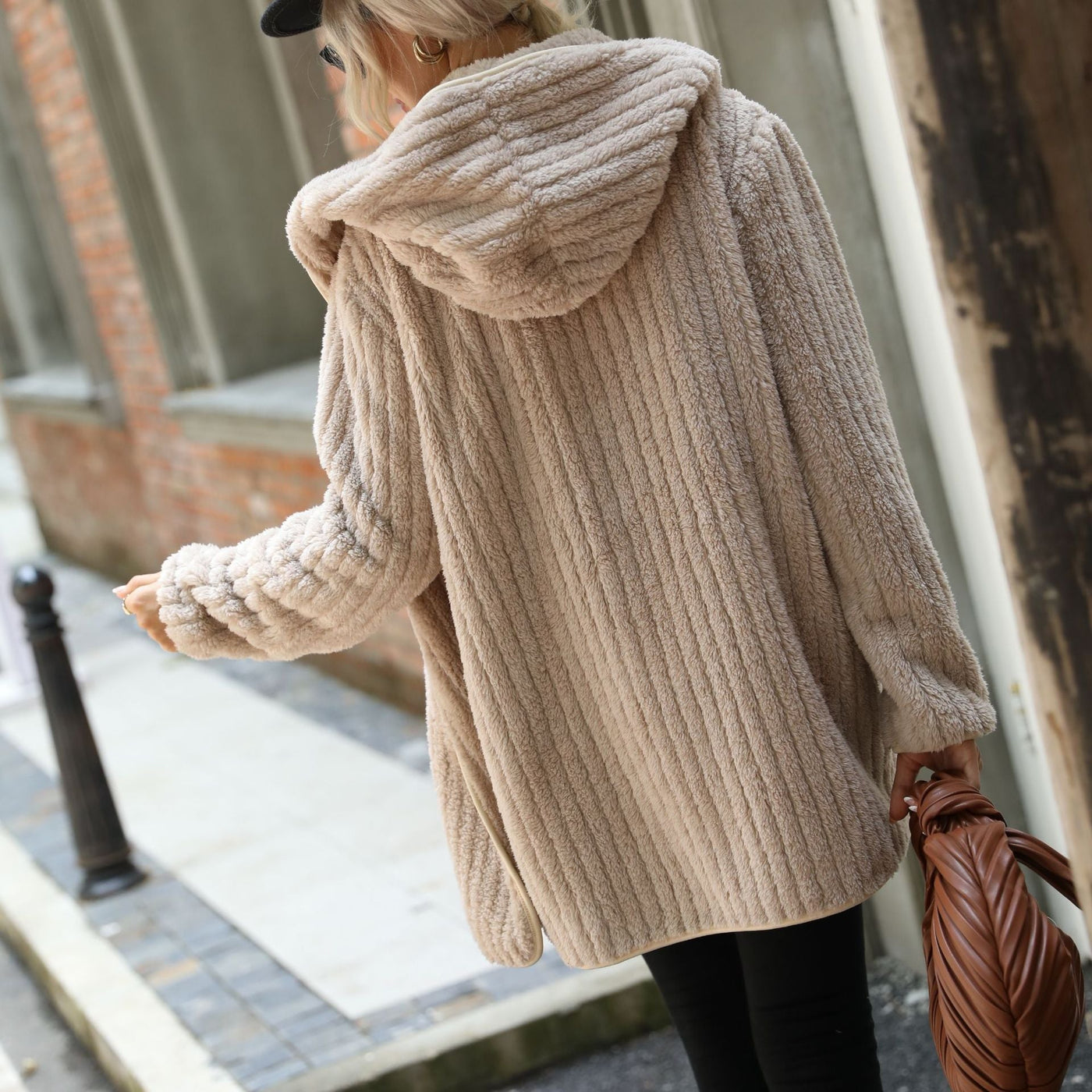 Cloe - Plüsch-Strickjacke ohne Knöpfe