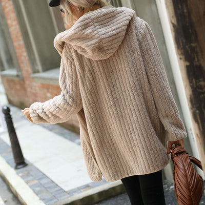 Cloe - Plüsch-Strickjacke ohne Knöpfe