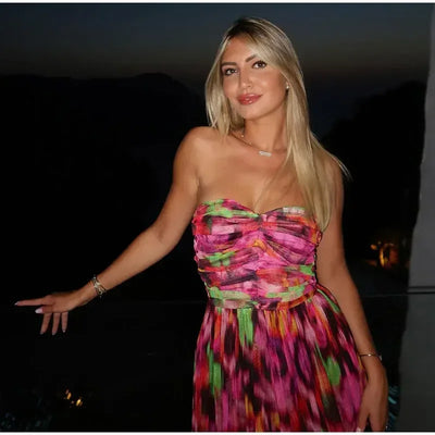 Evelina - Langes, tief ausgeschnittenes Kleid mit Volants und Blumenmuster