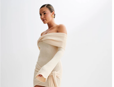 Zeya - Schmeichelndes Kleid aus Feinstrick mit freien Schultern