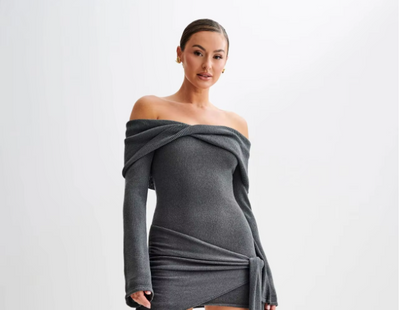 Zeya - Schmeichelndes Kleid aus Feinstrick mit freien Schultern