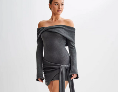 Zeya - Schmeichelndes Kleid aus Feinstrick mit freien Schultern