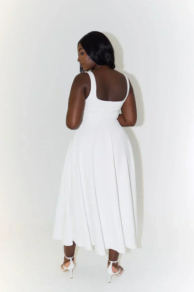 Melody - Neues mittellanges, schlichtes und tailliertes trägerloses Kleid
