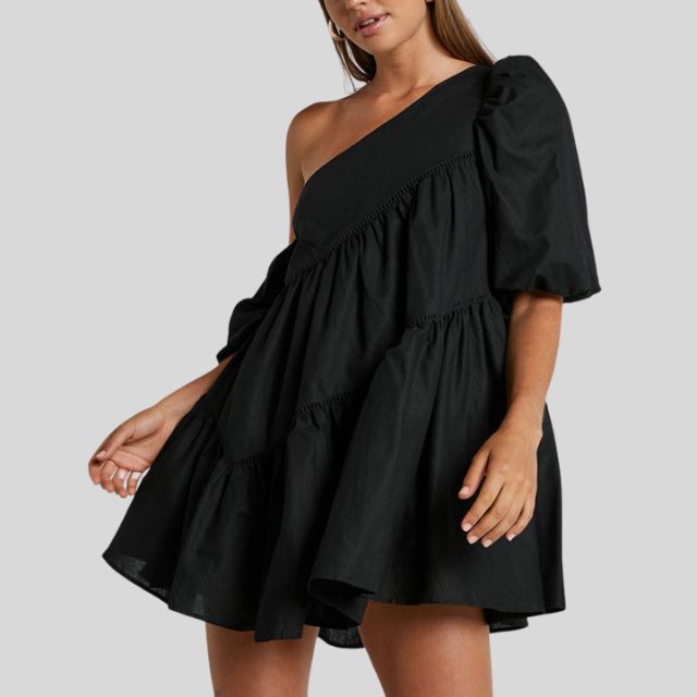 Carolyn - Verspieltes One-Shoulder-Minikleid mit Rüschendetails