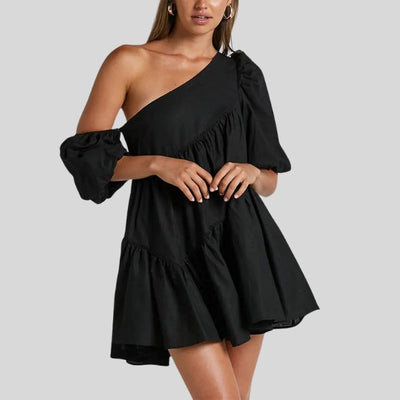 Carolyn - Verspieltes One-Shoulder-Minikleid mit Rüschendetails