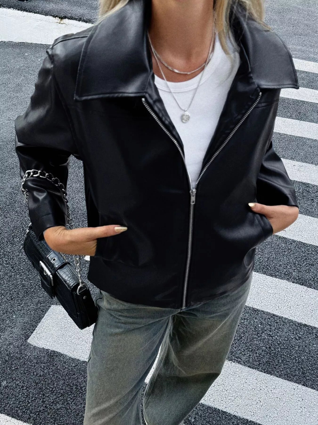 Damenjacke mit Ledereffekt und Frontreißverschluss - Kendra