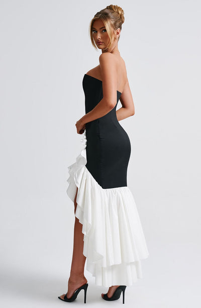 Darlene - Stilvolles trägerloses Kleid mit Seitenschlitz